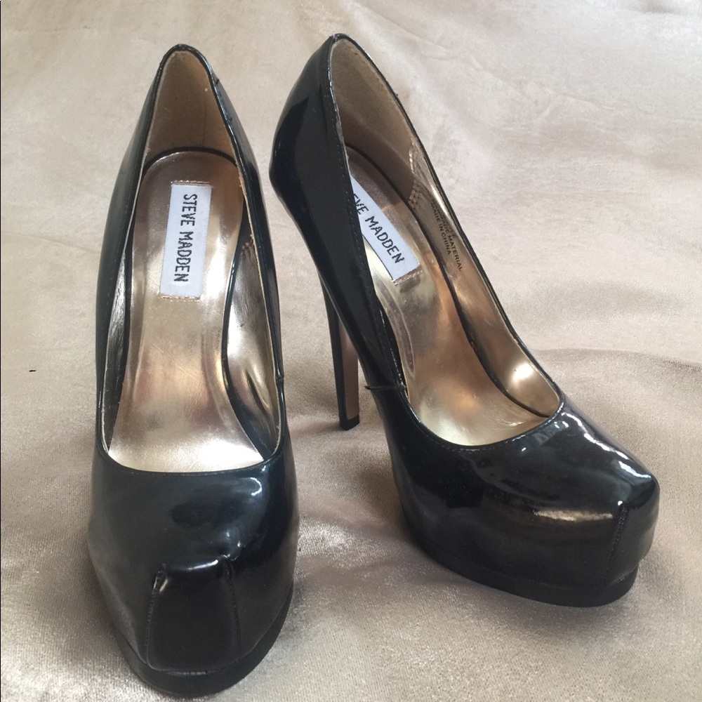 STEVE MADDEN black patent Kyle pump size 6
